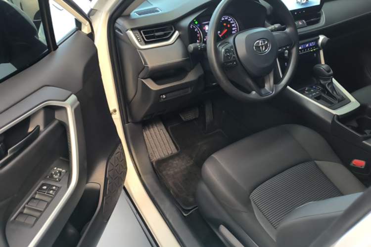 Used Toyota Wildlander 2023 2.0L CVT Two-Wheel Drive Leading Edition Driver Seat