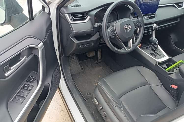 Used Toyota Wildlander 2023 2.0L CVT Four-Wheel Drive Luxury PLUS Edition Driver Seat