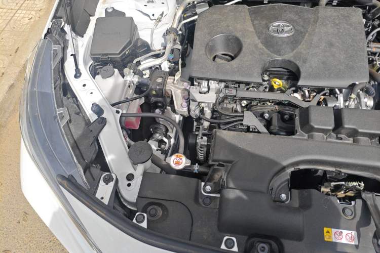 Used Toyota Wildlander 2023 2.0L CVT Two-Wheel Drive Luxury PLUS Edition Engine Bay Right