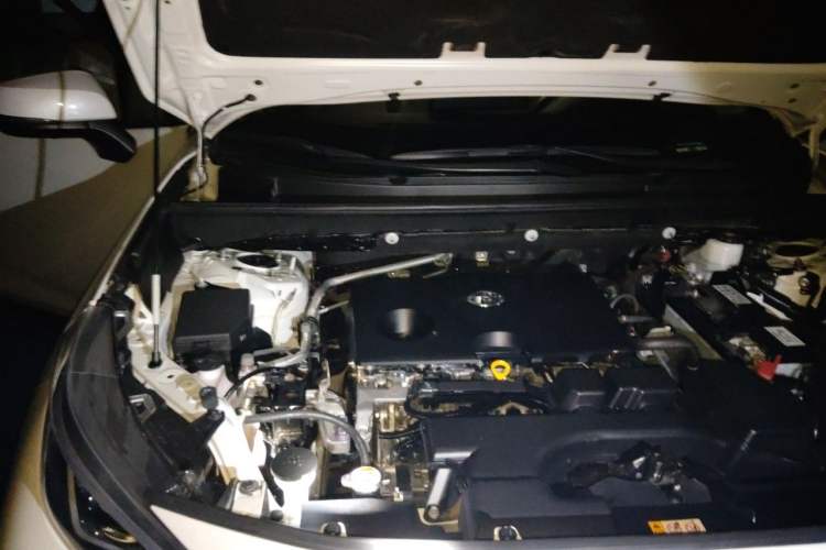 Used Toyota Wildlander 2023 2.0L CVT Four-Wheel Drive Luxury PLUS Edition Engine Bay Right