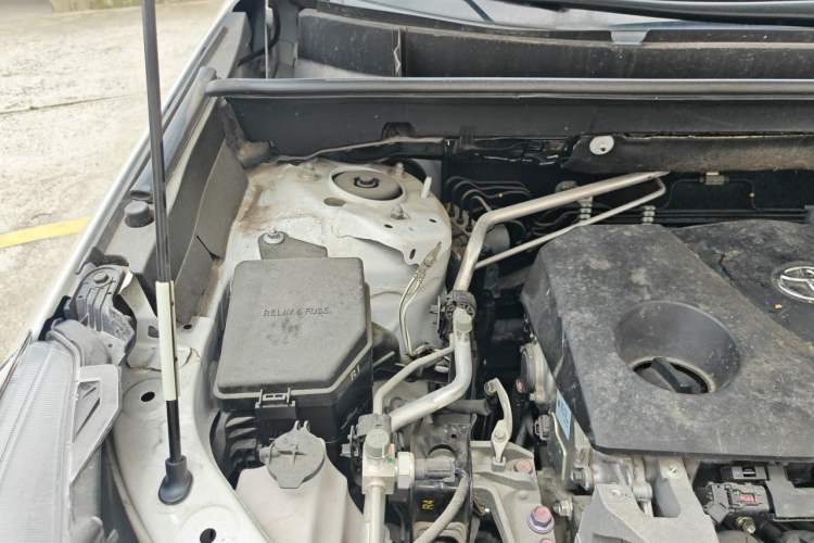 Used Toyota Wildlander 2023 2.0L CVT Two-Wheel Drive Leading Edition Engine Bay Right