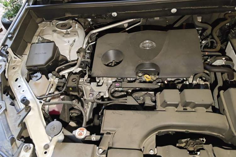 Used Toyota Wildlander 2023 2.0L CVT Two-Wheel Drive Luxury PLUS Edition Engine Bay Right