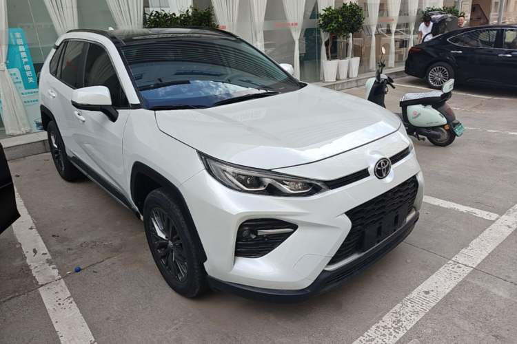 Used Toyota Wildlander 2023 2.0L CVT Four-Wheel Drive Luxury PLUS Edition Front Right 45 Deg
