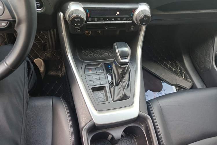 Used Toyota Wildlander 2023 2.0L CVT Four-Wheel Drive Luxury PLUS Edition Gear Lever