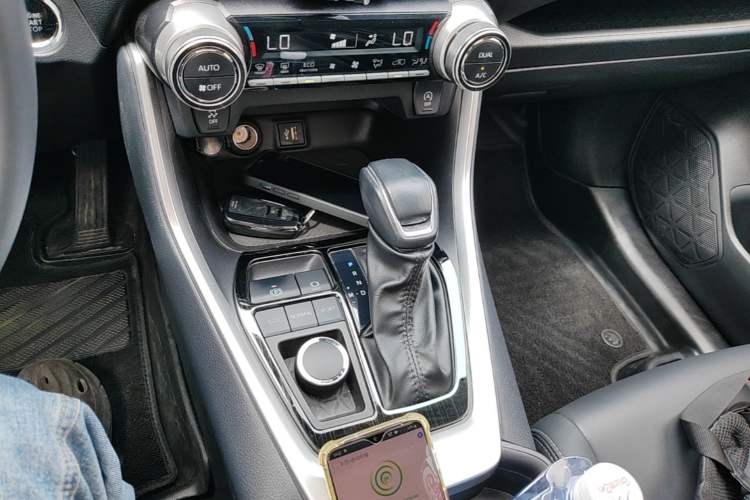Used Toyota Wildlander 2023 2.0L CVT Two-Wheel Drive Urban Edition Gear Lever