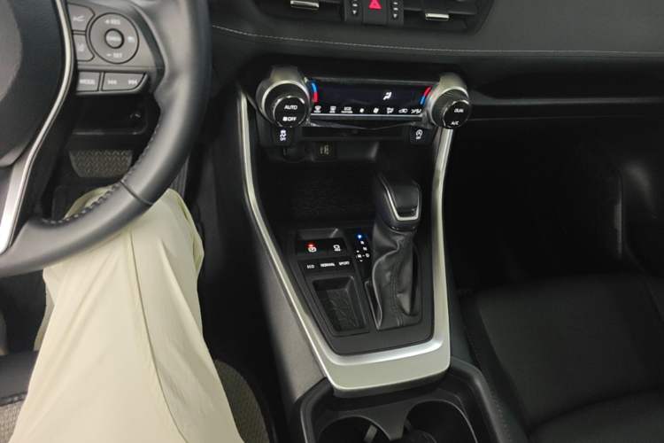 Used Toyota Wildlander 2023 2.0L CVT Two-Wheel Drive Luxury PLUS Edition Gear Lever