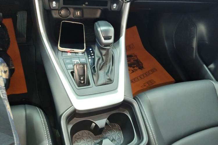 Used Toyota Wildlander 2023 2.0L CVT Four-Wheel Drive Luxury PLUS Edition Gear Lever