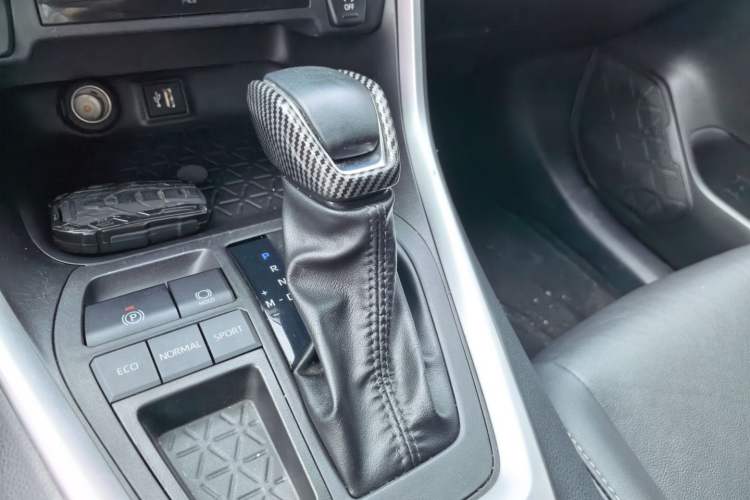 Used Toyota Wildlander 2023 2.0L CVT Two-Wheel Drive Luxury PLUS Edition Gear Lever