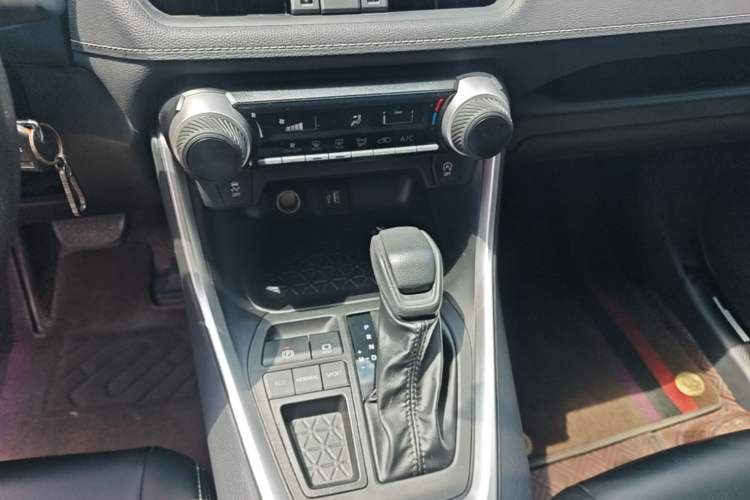 Used Toyota Wildlander 2023 2.0L CVT Two-Wheel Drive Leading Edition Gear Lever