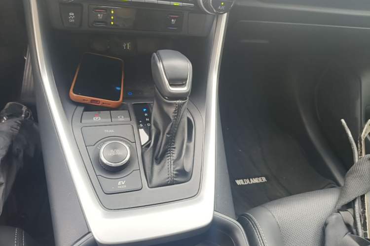 Used Toyota Wildlander 2023 Dual-Motor 2.5L E-CVT Four-Wheel Drive Prestige Edition Gear Lever