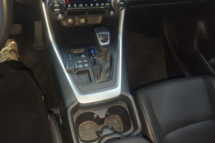Used Toyota Wildlander 2023 2.0L CVT Four-Wheel Drive Luxury PLUS Edition Gear Lever