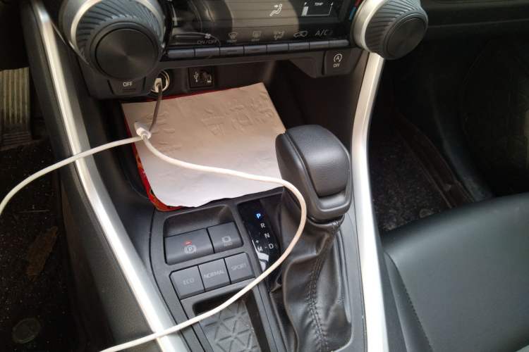 Used Toyota Wildlander 2023 2.0L CVT Two-Wheel Drive Leading Edition Gear Lever