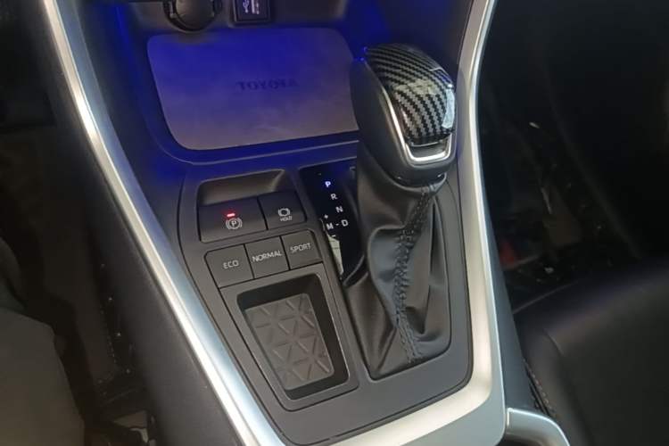 Used Toyota Wildlander 2023 2.0L CVT Two-Wheel Drive Luxury PLUS Edition Gear Lever