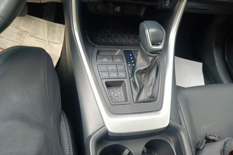 Used Toyota Wildlander 2023 2.0L CVT Four-Wheel Drive Luxury PLUS Edition Gear Lever
