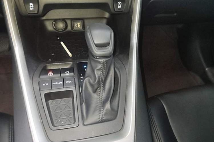 Used Toyota Wildlander 2023 2.0L CVT Two-Wheel Drive Leading Edition Gear Lever