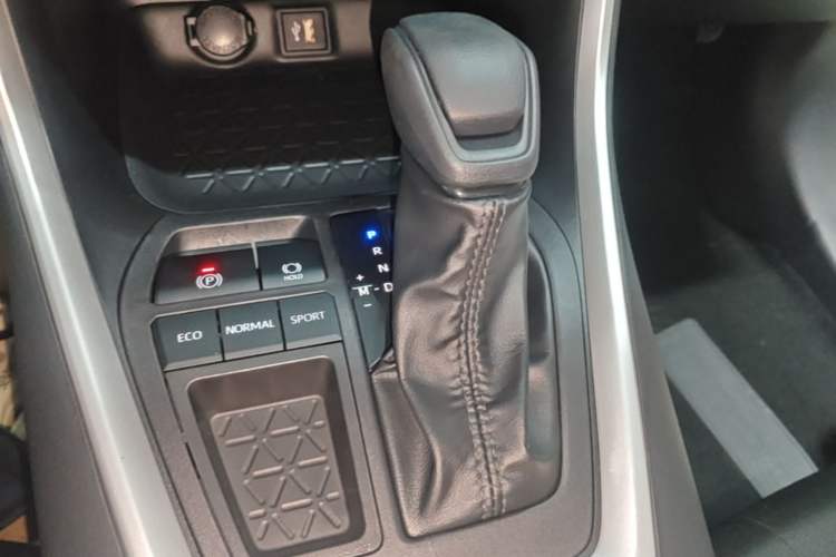 Used Toyota Wildlander 2023 2.0L CVT Two-Wheel Drive Leading Edition Gear Lever