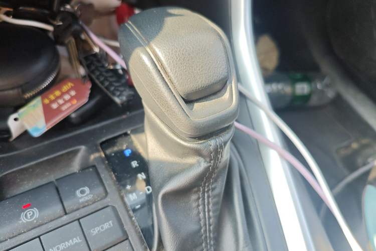 Used Toyota Wildlander 2023 2.0L CVT Two-Wheel Drive Leading Edition Gear Lever