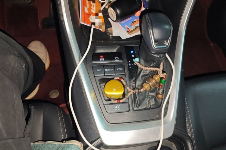 Used Toyota Wildlander 2023 Dual-Motor 2.5L E-CVT Two-Wheel Drive Luxury PLUS Edition Gear Lever