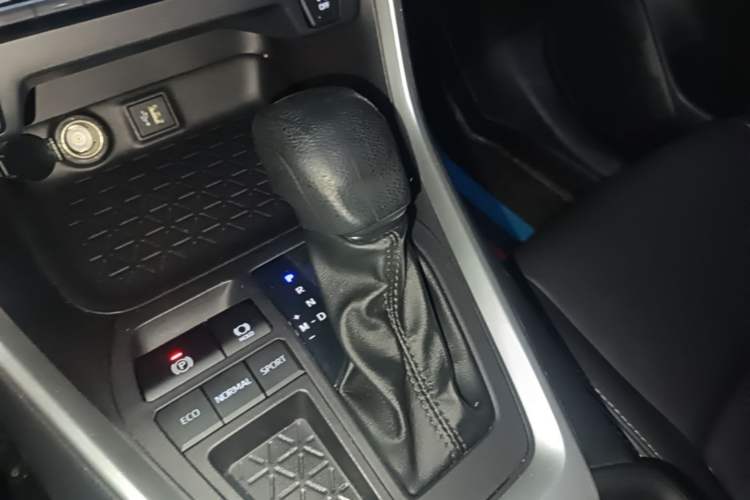 Used Toyota Wildlander 2023 2.0L CVT Two-Wheel Drive Urban Edition Gear Lever