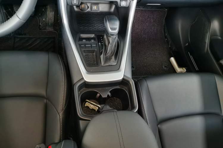 Used Toyota Wildlander 2023 2.0L CVT Two-Wheel Drive Urban Edition Gear Lever