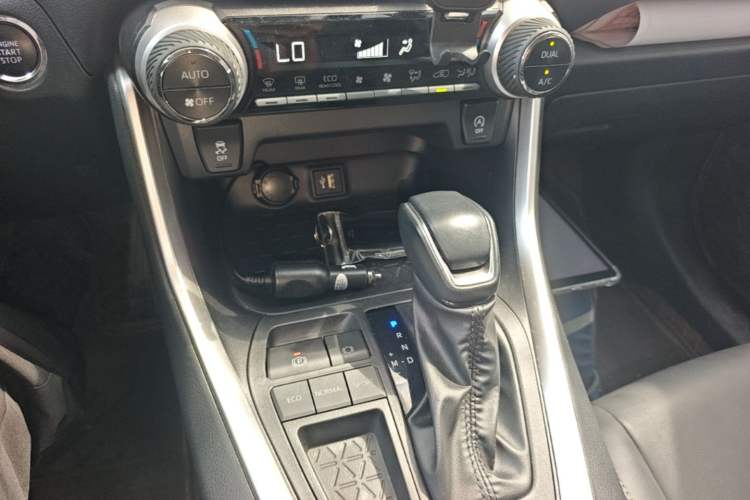 Used Toyota Wildlander 2023 2.0L CVT Two-Wheel Drive Urban Edition Gear Lever