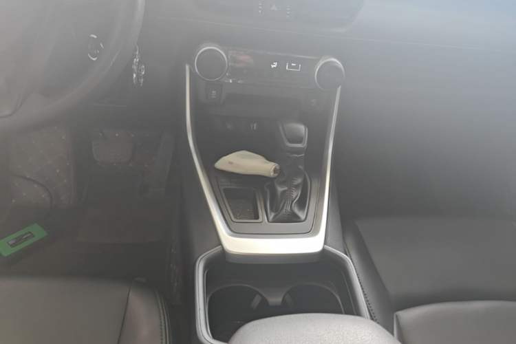 Used Toyota Wildlander 2023 2.0L CVT Two-Wheel Drive Leading Edition Gear Lever