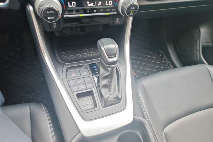 Used Toyota Wildlander 2023 2.0L CVT Four-Wheel Drive Luxury PLUS Edition Gear Lever