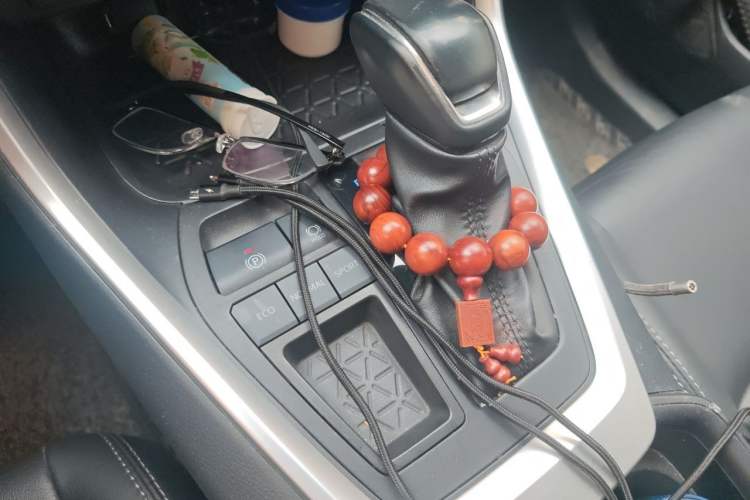 Used Toyota Wildlander 2023 2.0L CVT Two-Wheel Drive Luxury PLUS Edition Gear Lever