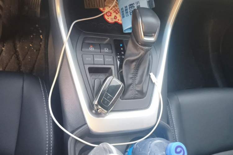 Used Toyota Wildlander 2023 2.0L CVT Two-Wheel Drive Luxury PLUS Edition Gear Lever