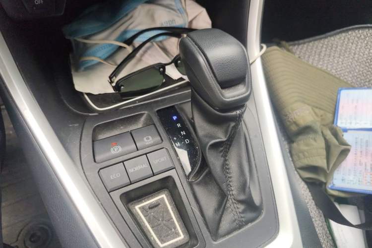 Used Toyota Wildlander 2023 2.0L CVT Two-Wheel Drive Leading Edition Gear Lever