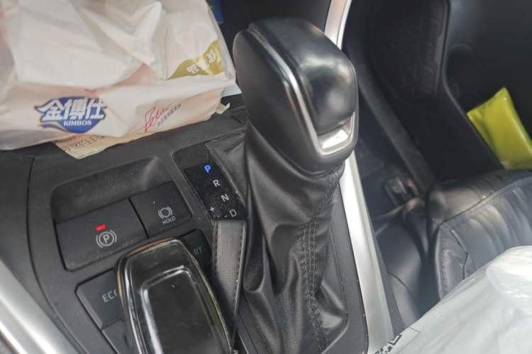 Used Toyota Wildlander 2023 2.0L CVT Two-Wheel Drive Luxury PLUS Edition Gear Lever