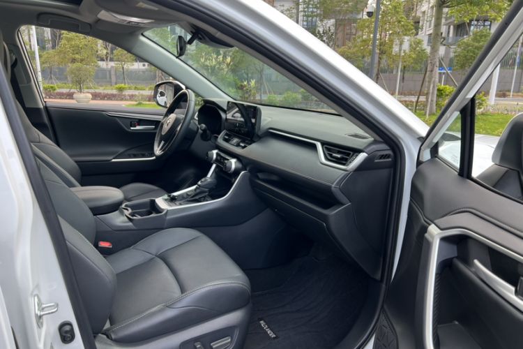 Used Toyota Wildlander 2023 2.0L CVT Four-Wheel Drive Luxury PLUS Edition Interior 1