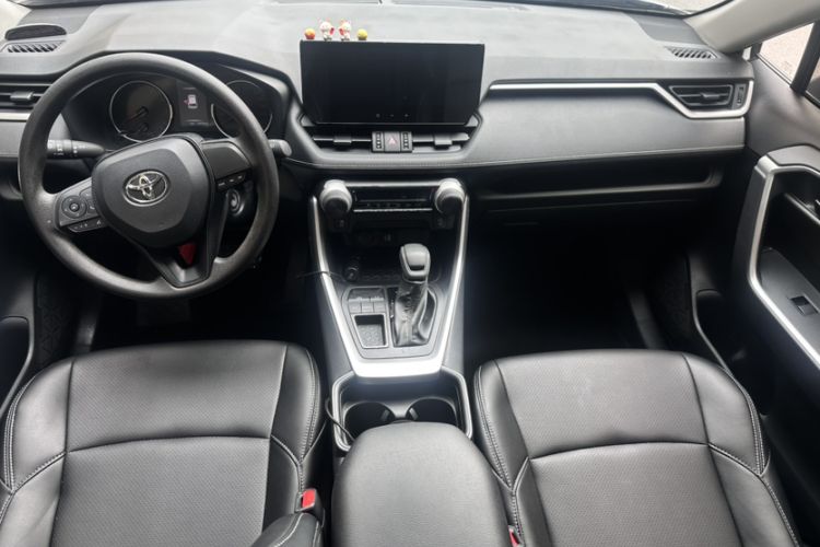 Used Toyota Wildlander 2023 2.0L CVT Two-Wheel Drive Leading Edition Interior 1