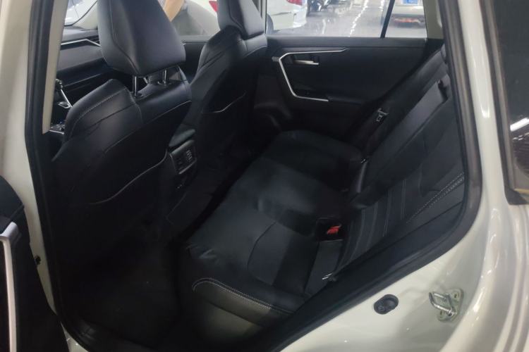 Used Toyota Wildlander 2023 Dual-Motor 2.5L E-CVT Four-Wheel Drive Prestige Edition Interior 2