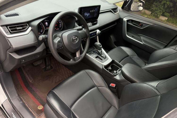 Used Toyota Wildlander 2023 2.0L CVT Two-Wheel Drive Leading Edition Interior 2