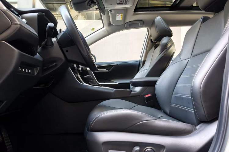 Used Toyota Wildlander 2023 2.0L CVT Four-Wheel Drive Luxury PLUS Edition Interior 2