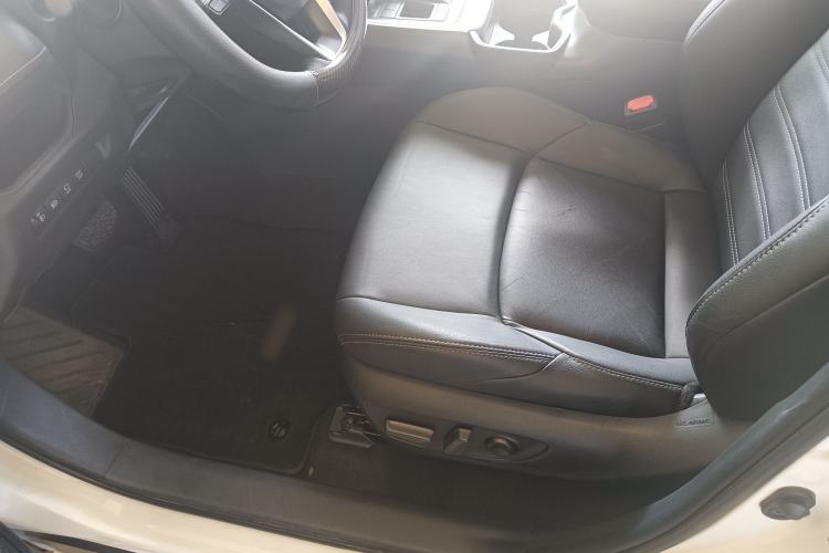 Used Toyota Wildlander 2023 Dual-Motor 2.5L E-CVT Two-Wheel Drive Luxury PLUS Edition Interior 2
