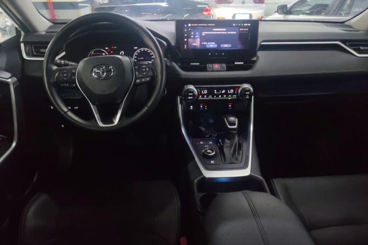 Used Toyota Wildlander 2023 Dual-Motor 2.5L E-CVT Four-Wheel Drive Prestige Edition Interior 3