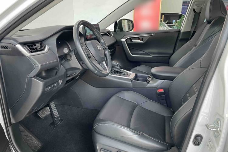 Used Toyota Wildlander 2023 2.0L CVT Four-Wheel Drive Luxury PLUS Edition Interior 3