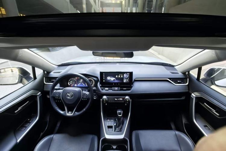 Used Toyota Wildlander 2023 2.0L CVT Four-Wheel Drive Luxury PLUS Edition Interior 4