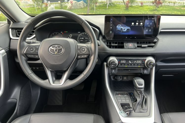 Used Toyota Wildlander 2023 2.0L CVT Four-Wheel Drive Luxury PLUS Edition Interior 5