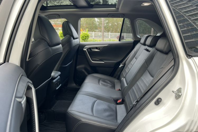 Used Toyota Wildlander 2023 2.0L CVT Four-Wheel Drive Luxury PLUS Edition Interior 6