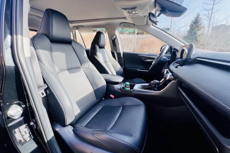 Used Toyota Wildlander 2023 2.0L CVT Four-Wheel Drive Luxury PLUS Edition Interior 6