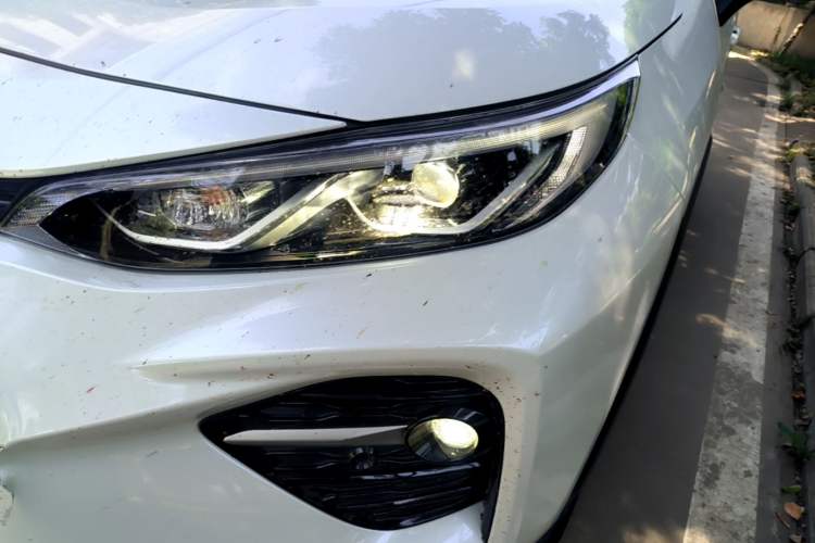 Used Toyota Wildlander 2023 Dual-Motor 2.5L E-CVT Two-Wheel Drive Luxury PLUS Edition Left Front Headlight