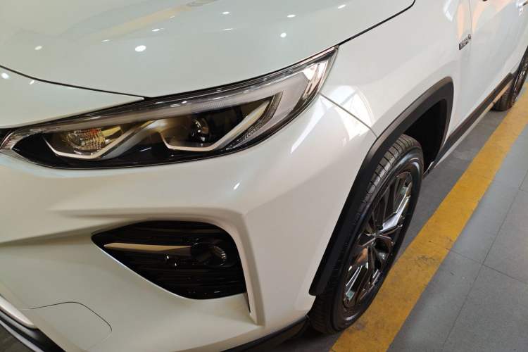 Used Toyota Wildlander 2023 Dual-Motor 2.5L E-CVT Four-Wheel Drive Prestige Edition Left Front Headlight