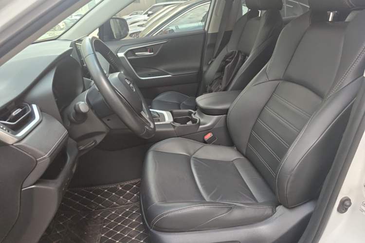 Used Toyota Wildlander 2023 2.0L CVT Four-Wheel Drive Luxury PLUS Edition Left Front Seat