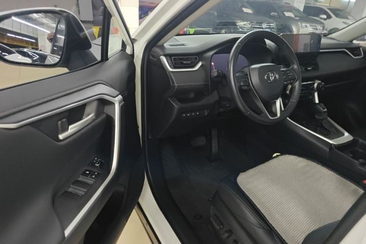 Used Toyota Wildlander 2023 2.0L CVT Two-Wheel Drive Luxury PLUS Edition Left Front Seat