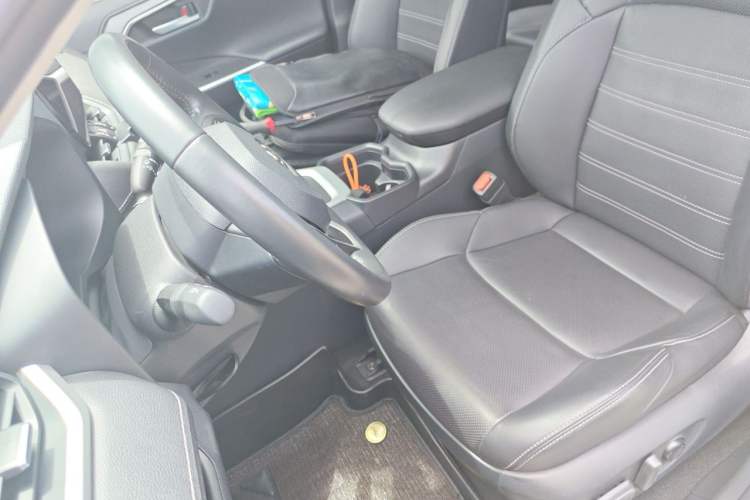 Used Toyota Wildlander 2023 Dual-Motor 2.5L E-CVT Four-Wheel Drive Prestige Edition Left Front Seat