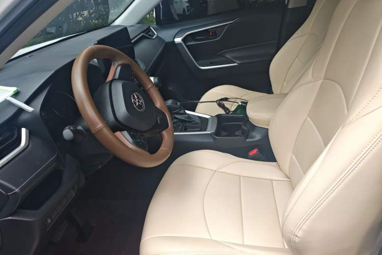Used Toyota Wildlander 2023 2.0L CVT Two-Wheel Drive Leading Edition Left Front Seat