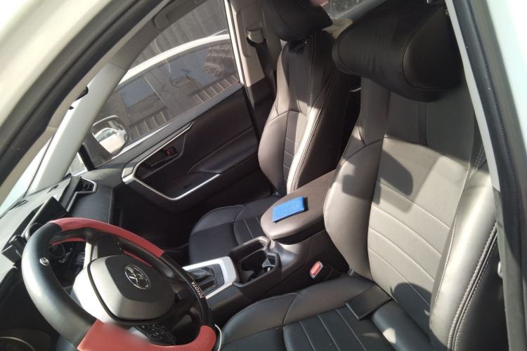Used Toyota Wildlander 2023 2.0L CVT Two-Wheel Drive Leading Edition Left Front Seat